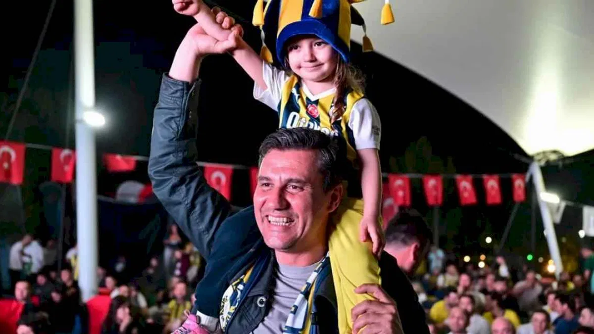 Manisalılar finali Başkan Zeyrek'le izledi