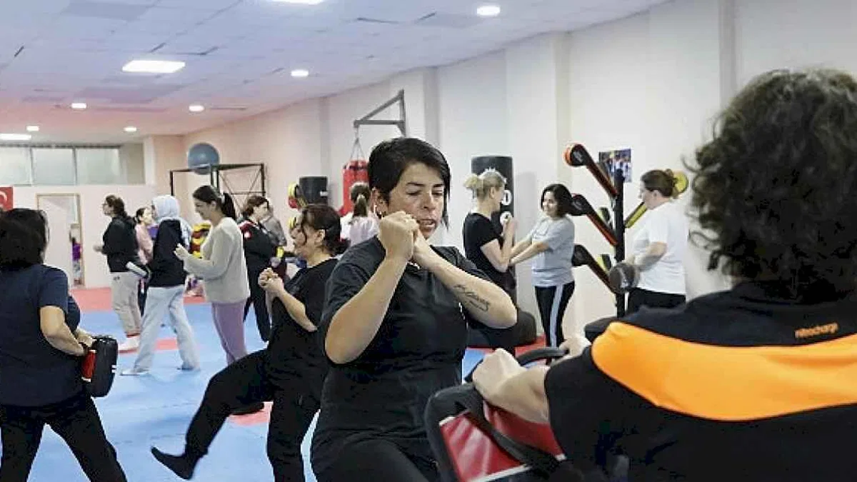 Seferihisar'da kadınlar "Öz Savunma" eğitimlerine devam ediyor