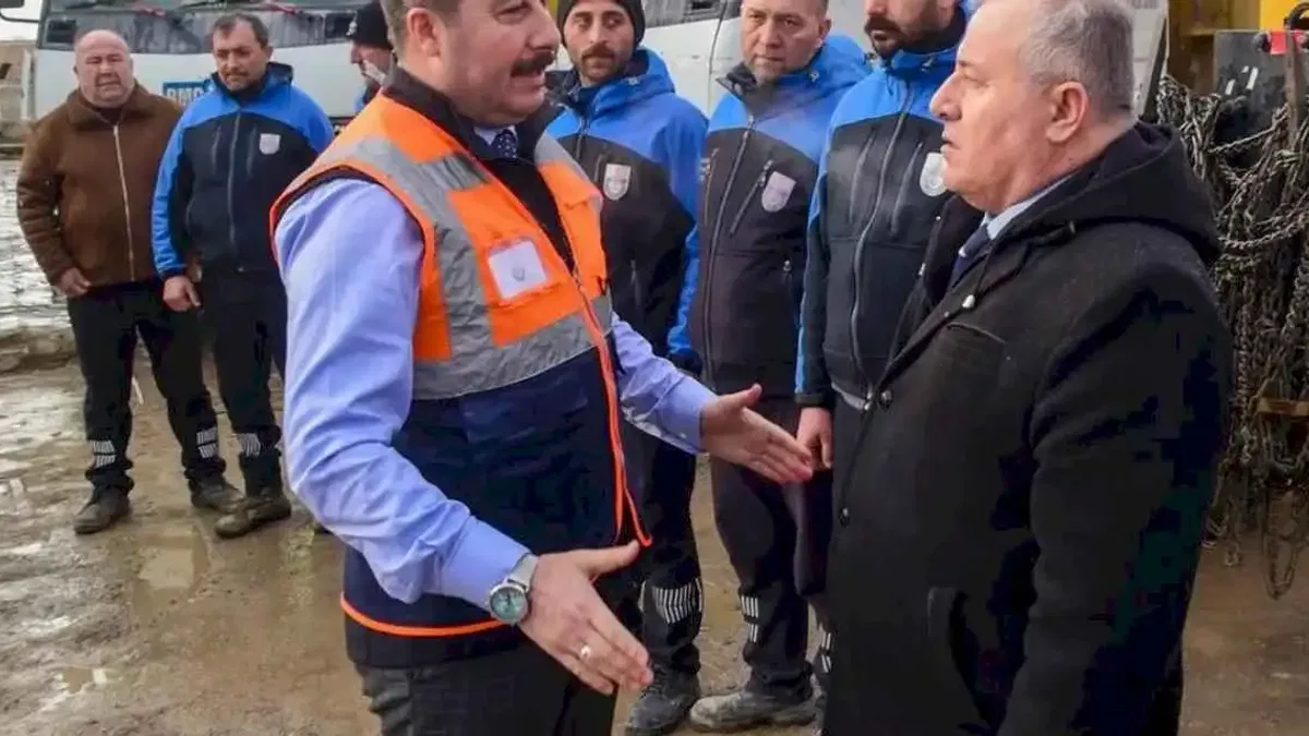 Bursa Yenişehir'de kar çalışmaları aralıksız sürdü