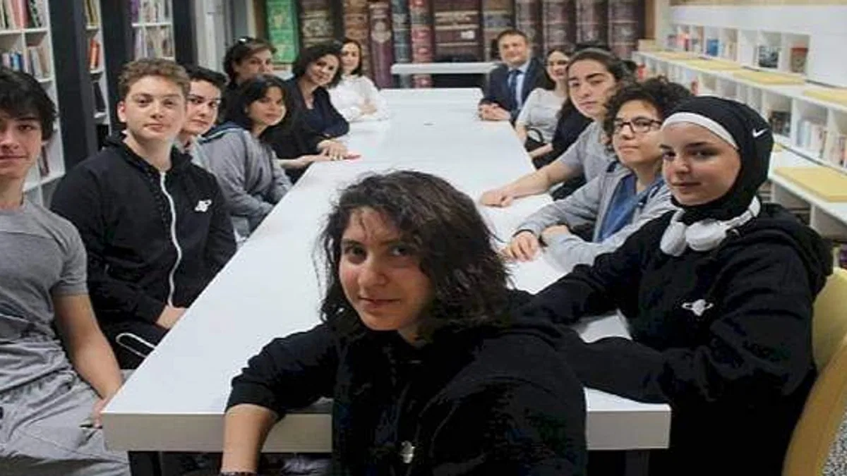 Bilfen Lisesi Öğrencilerinden "Pirinç Atıklarından Antibakteriyel Eldiven"