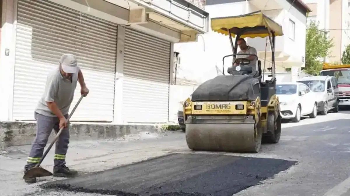 Çayırova'da Fen işleri ekipleri çalışmalarını sürdürüyor