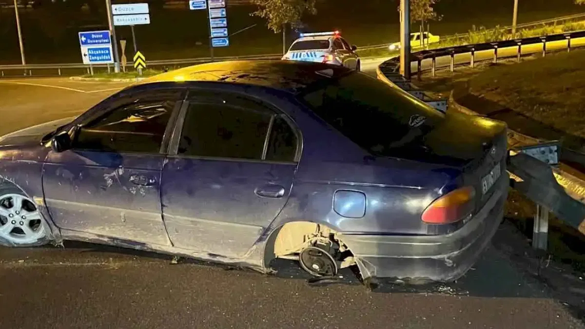Düzce'de polise 'dur'mayan sürücüyü kaza durdurdu!