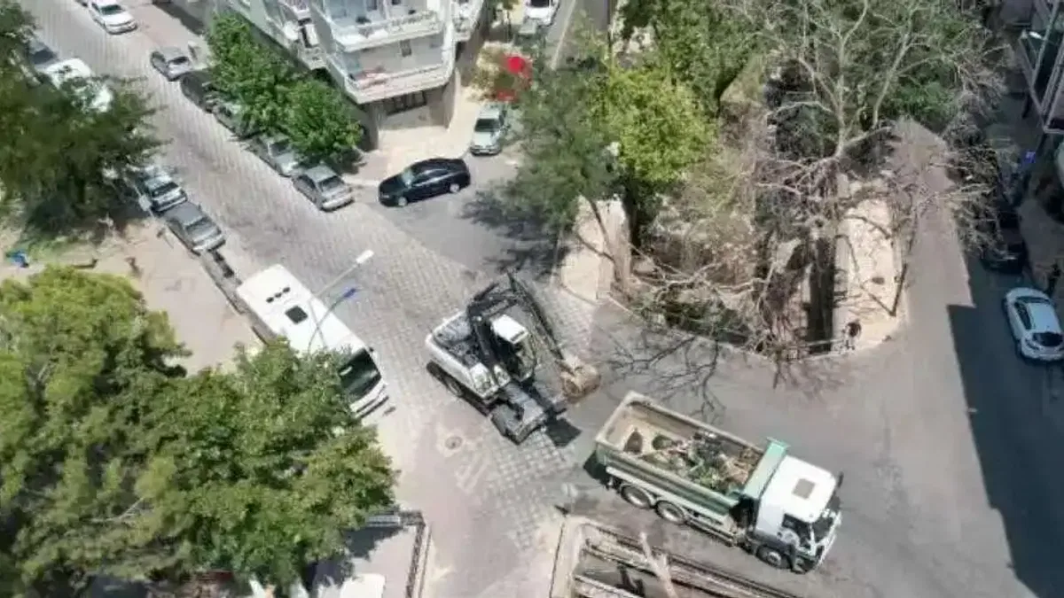 Tarihi dokuların güzergahında el işçiliğiyle temizlik yapıldı