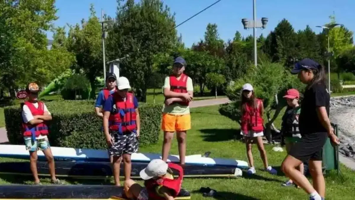 Yaz okulunda su sporlarına yoğun ilgi