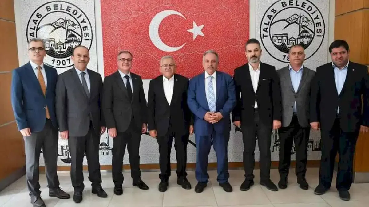 Başkan Büyükkılıç’tan Talas Belediye Başkanı Yalçın’a ziyaret
