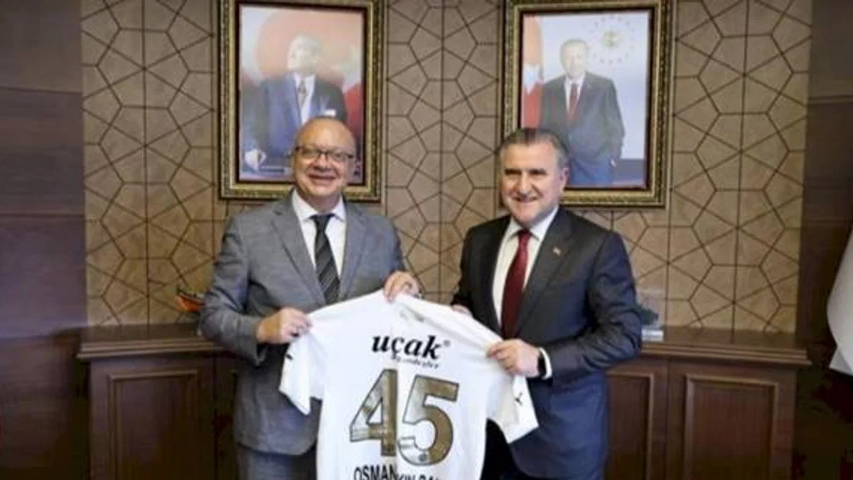 Bakan Bak'a Manisa'dan ziyaret