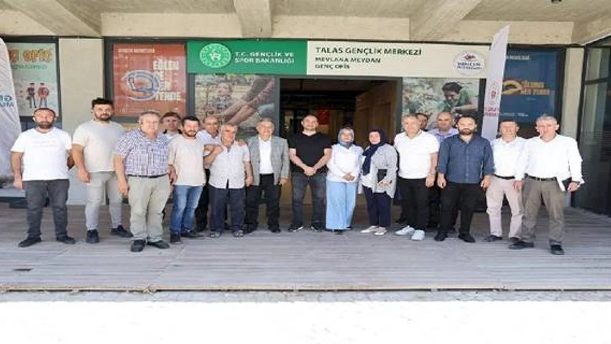 Kayseri Talas'ta esnaf buluşmaları sürüyor