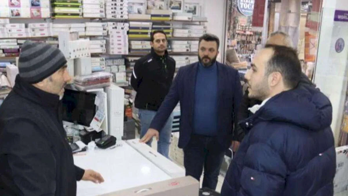 Kocaeli İzmit Belediyesi'nden Akça Camii Caddesi mesaisi