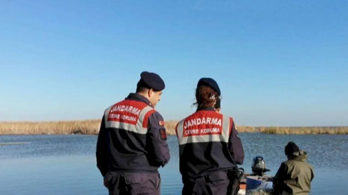 Jandarma,  Gala Gölü’nde denetimlerini sürdürüyor