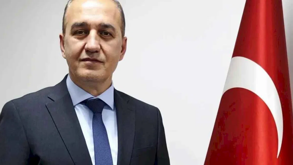 Artvin ASFK Başkanı'ndan okul takımına forma desteği