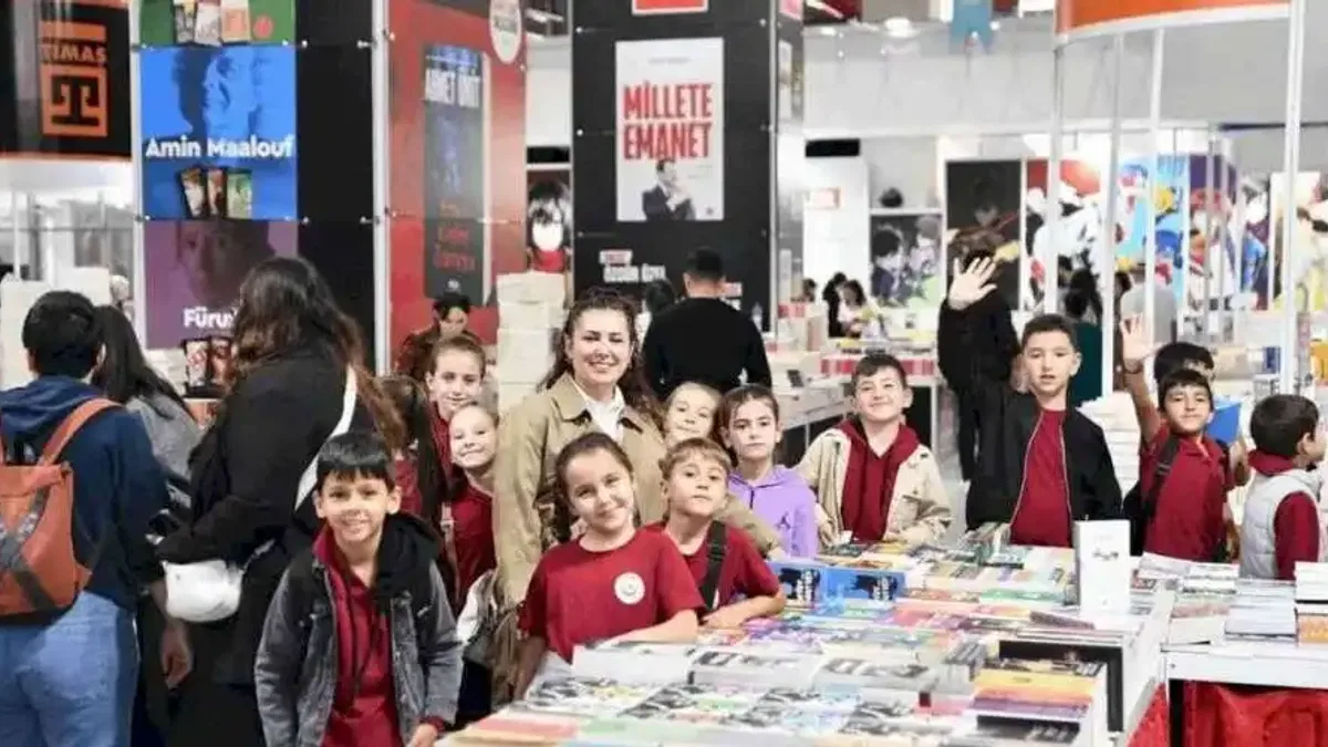 Balıkesirli öğrencilerden kitap fuarına tam not