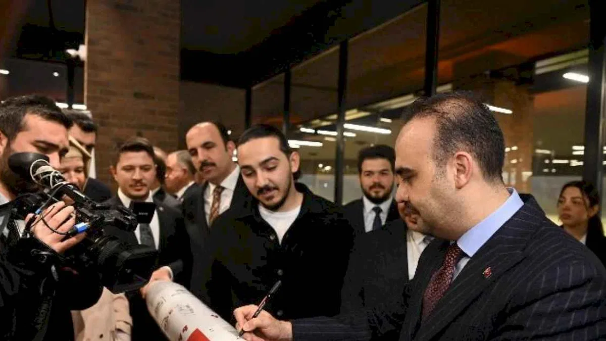 Bakan Kacır'dan KAPSÜL'e ziyaret