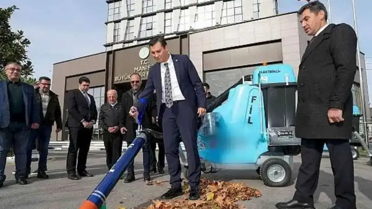 Manisa'nın Temizliğini 'Fil' Yapacak