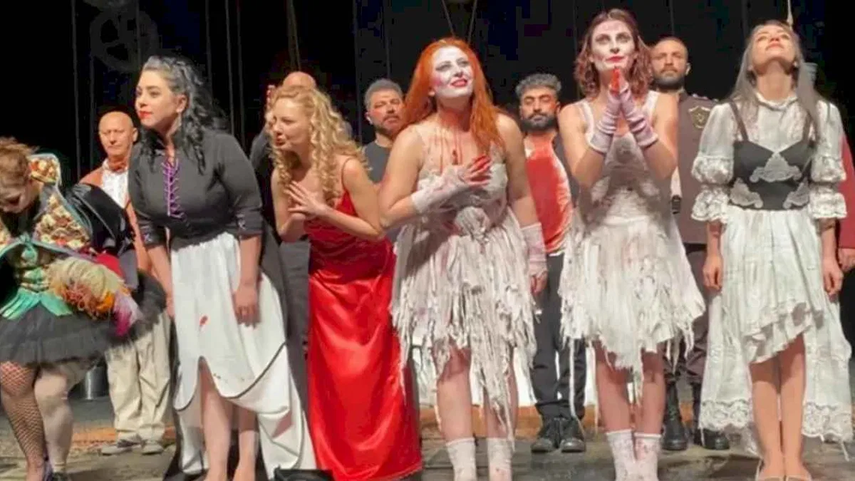 Bursa Devlet Tiyatrosu Othello ile Nazım Hikmet Kültürevinde sahne aldı