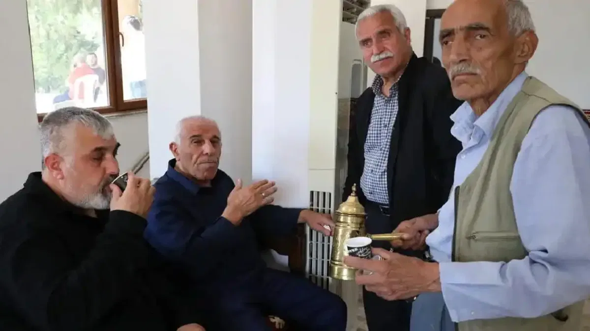 Mardinli Veysi Usta 64 yıldır acıyı tatlıyı mırra ile paylaşıyor