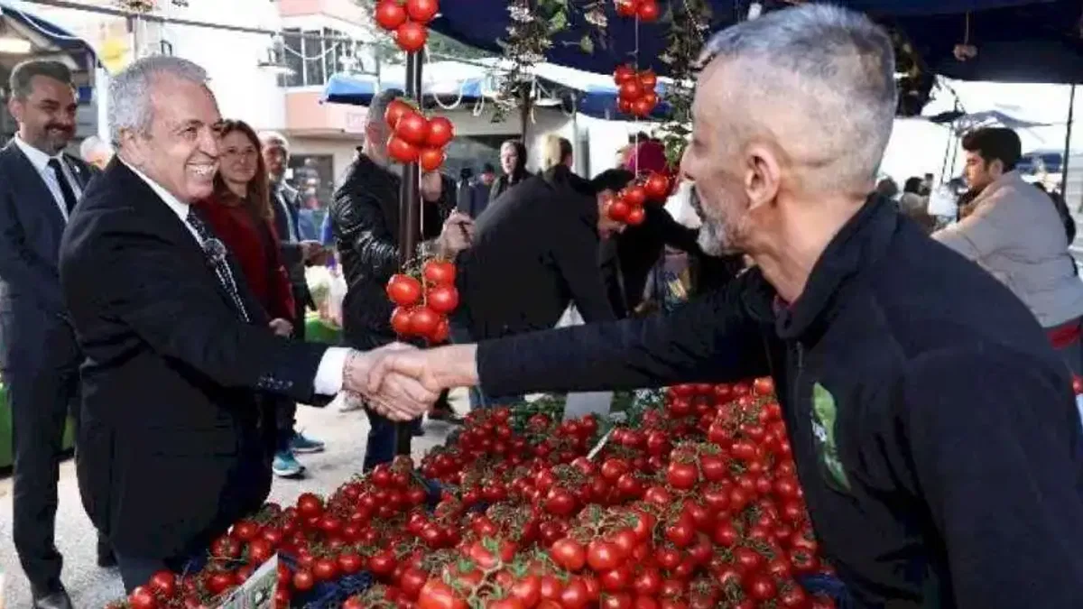 Özdemir: 64 mahallenin tamamına hizmet götüreceğiz
