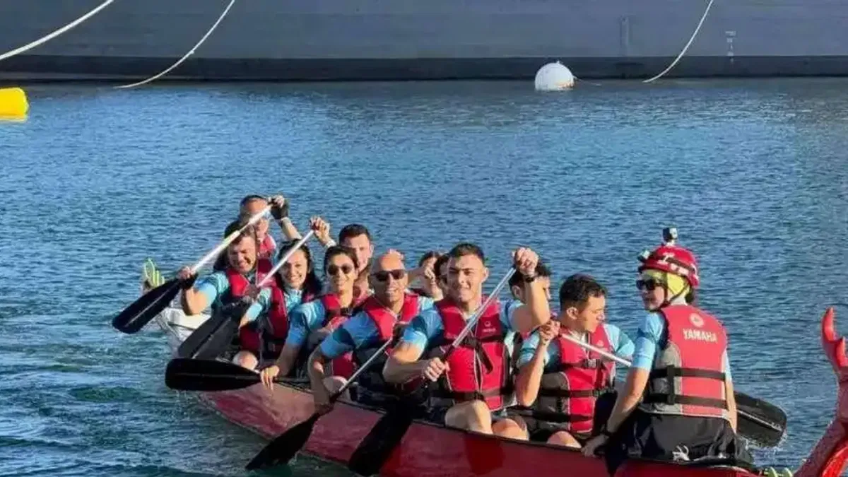 İzmir'de Dragon Tekne Yarışları nefes kesti