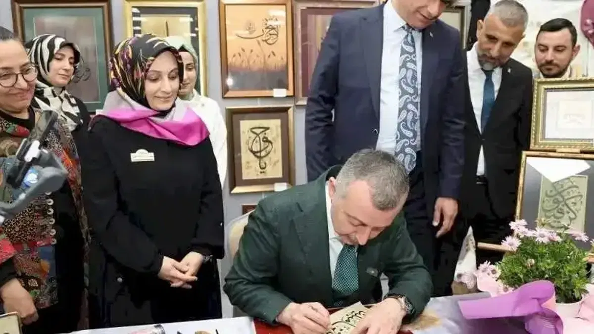 KO-MEK ilçe sergileriyle el emeklerini görücüye çıkarıyor
