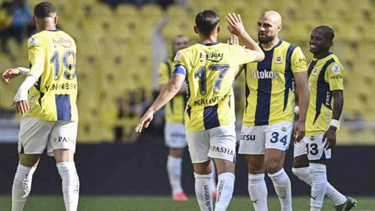 Fenerbahçe 2-1 Tümosan Konyaspor (Maç Sonucu) Fener ligi kazanarak kapattı!