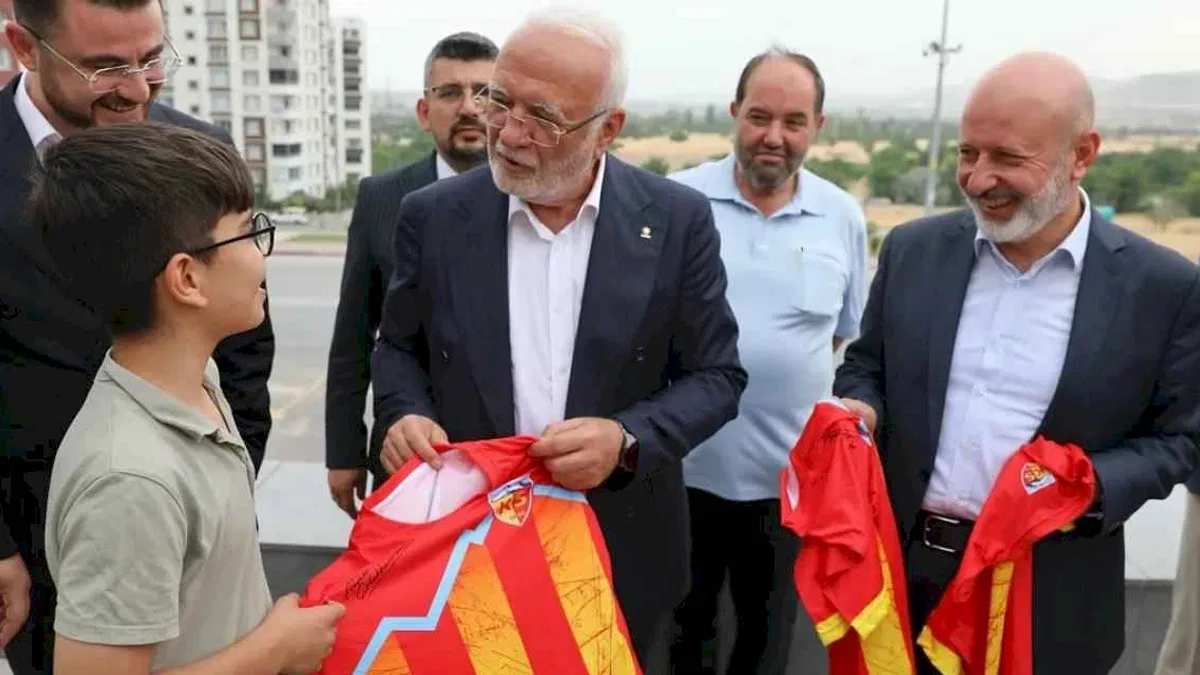 Başkan Çolakbayrakdar, Genel Başkan Vekili Elitaş’ı ağırladı