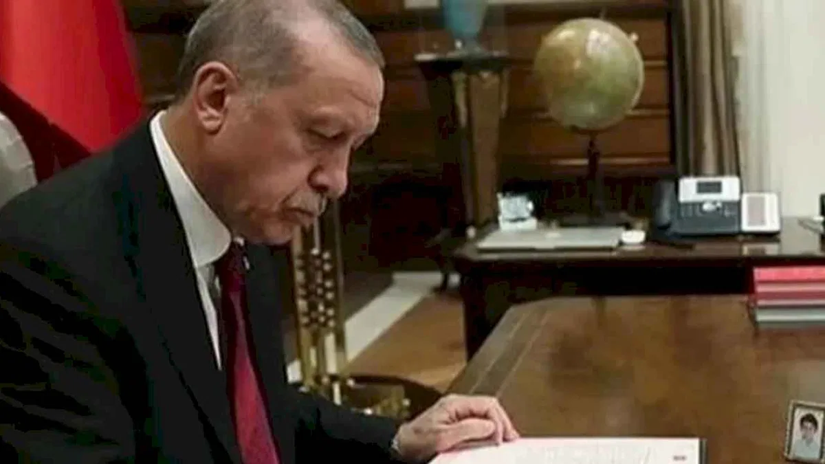 7 üniversiteye yeni fakülte... 3 üniversitede bazı birimler kapatıldı!