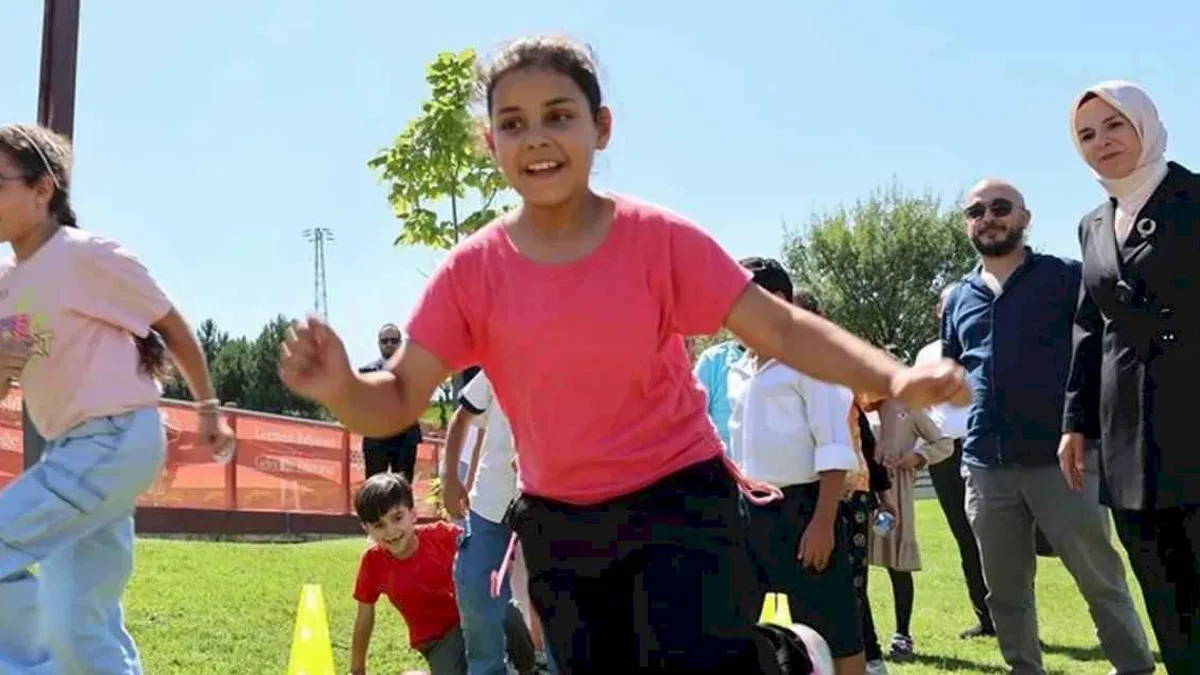 Bakan Göktaş Filistinli çocuklarla buluştu