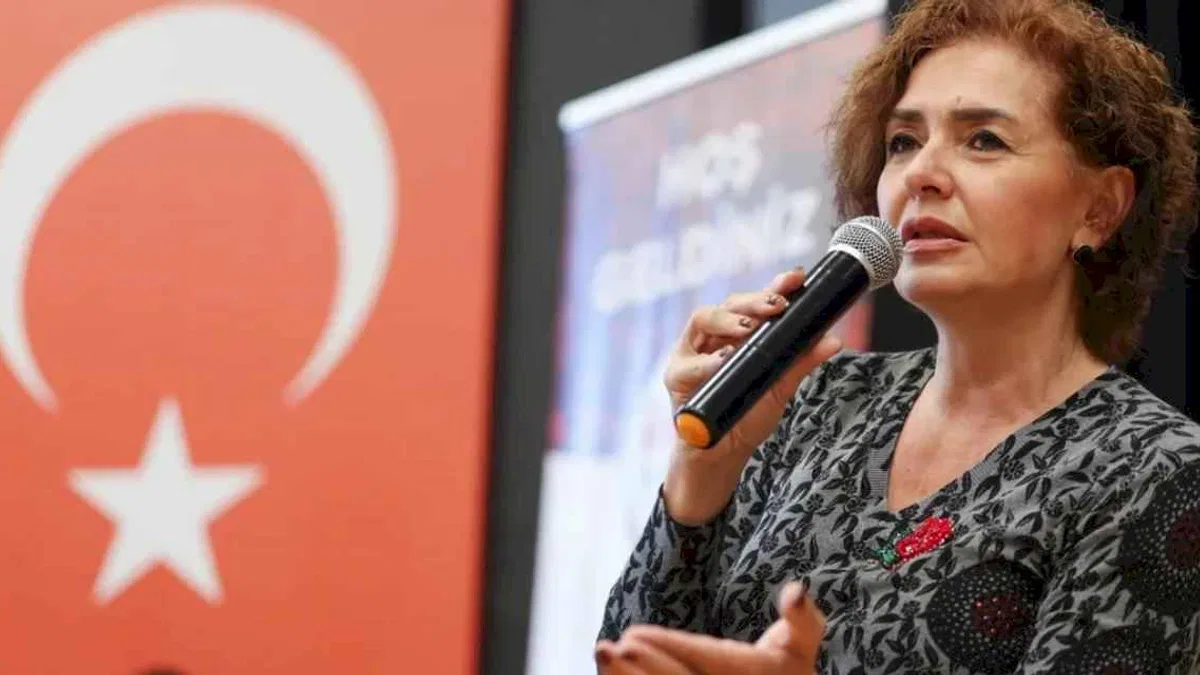 Gazeteci Özlem Gürses'ten Bakırköy'de 'umutlu' konuşma
