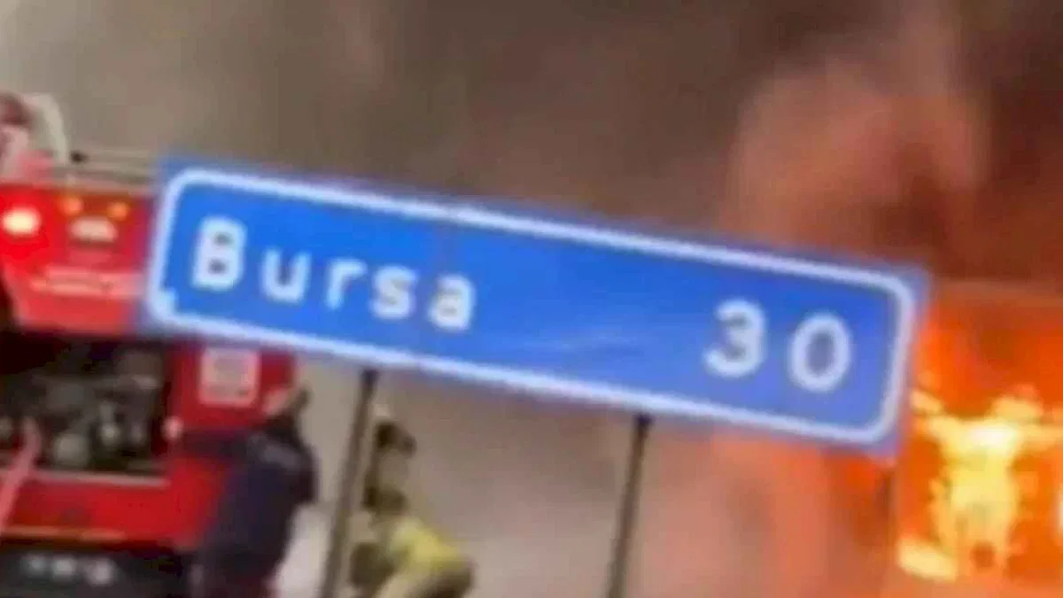 Yolcu otobüsü alev alev yandı