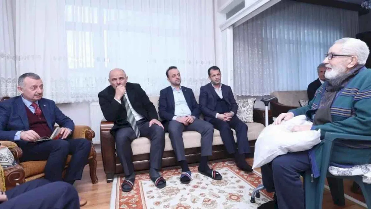 Kocaeli'de Başkan Büyükakın’dan milli güreşçiye vefa ziyareti