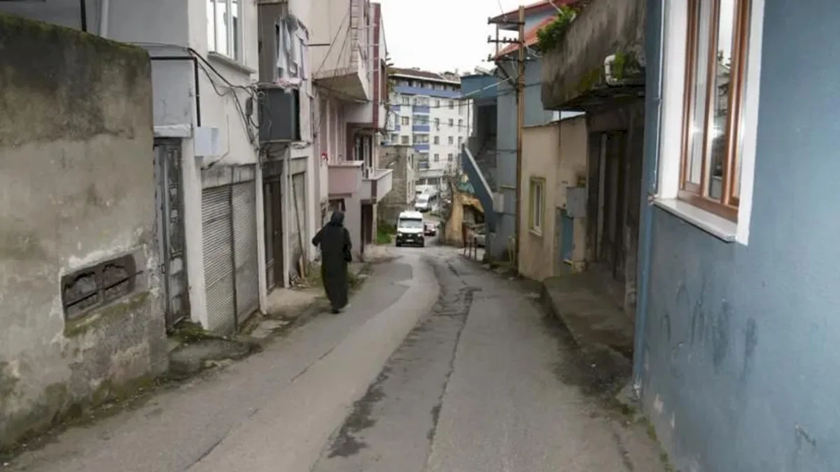 Trabzon'da Toklu Mahallesi’nde yol sorunu çözülüyor