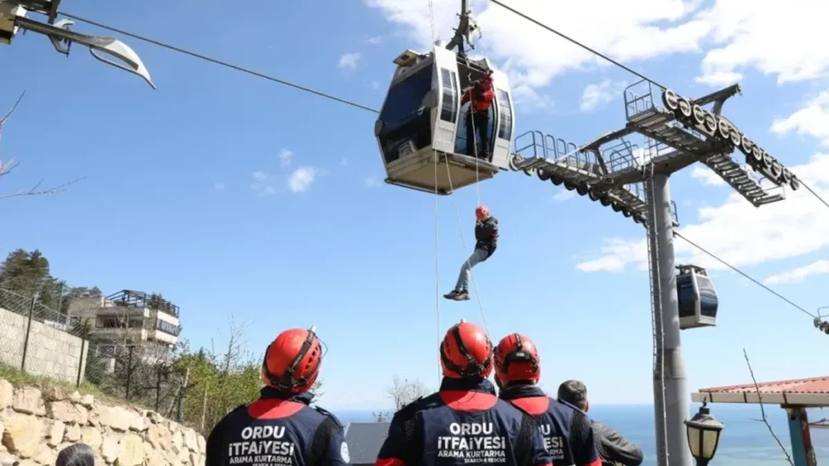 Ordu’da teleferik hattında nefes kesen kurtarma tatbikatı