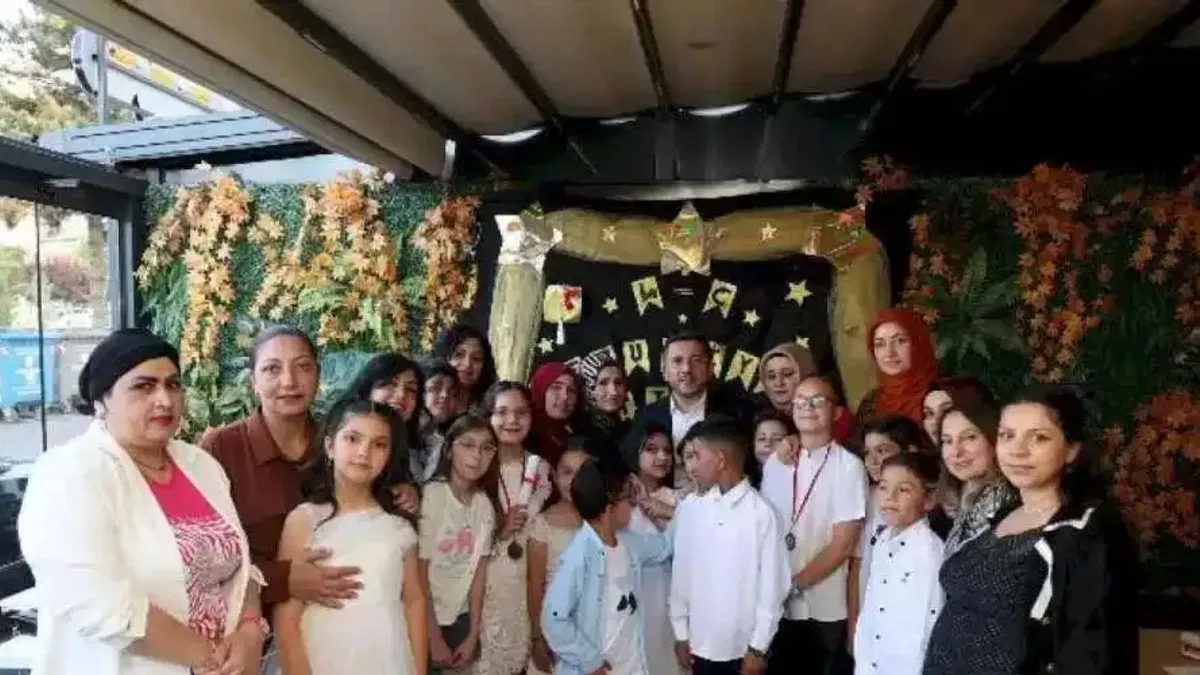 Başkan Arı önce mezuniyet programına ardından nikah törenine katıldı