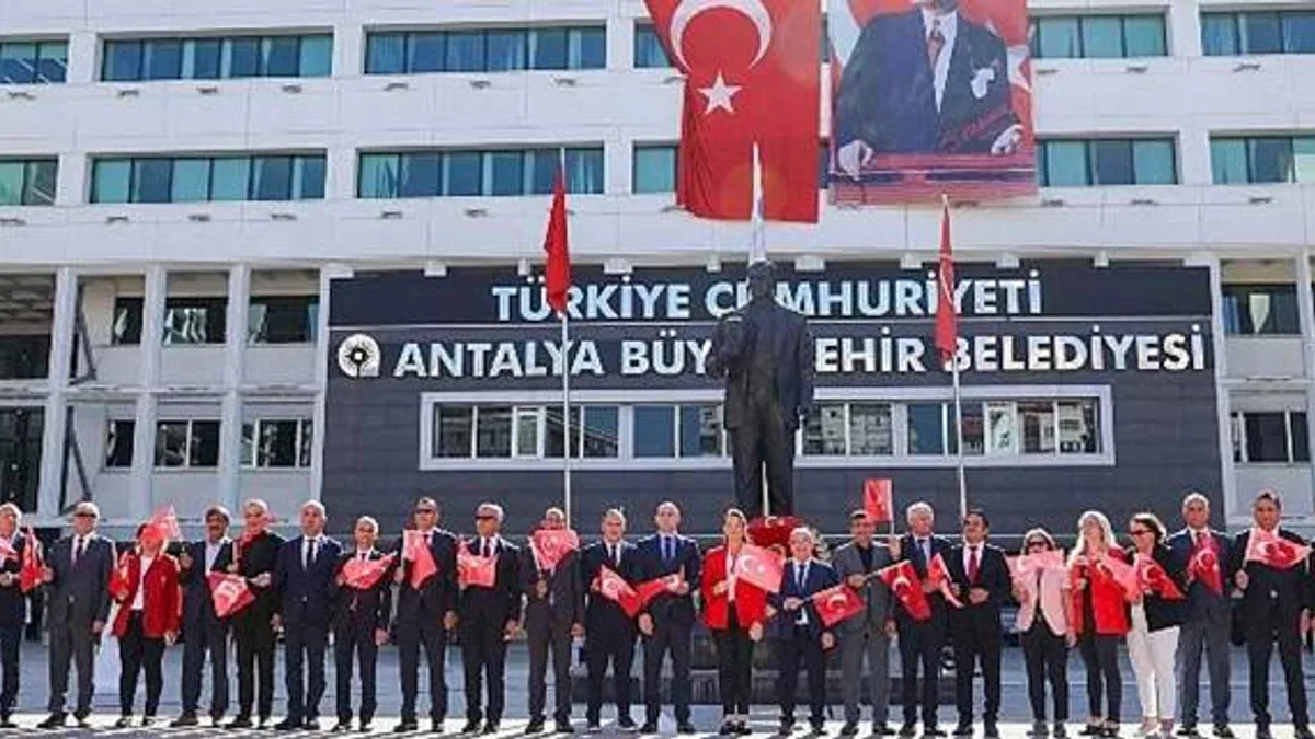 Antalya Büyükşehir'de Cumhuriyet Bayramı kutlandı
