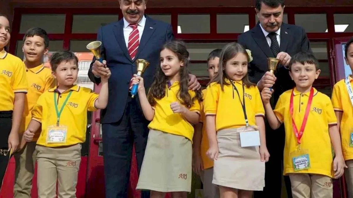 Bakan Tekin ilk ders zilini çaldı