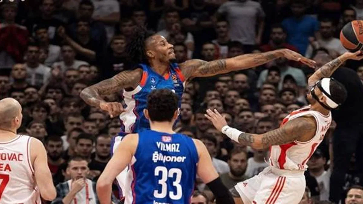 Kızılyıldız 97 - 83 Anadolu Efes (Maç Sonucu)