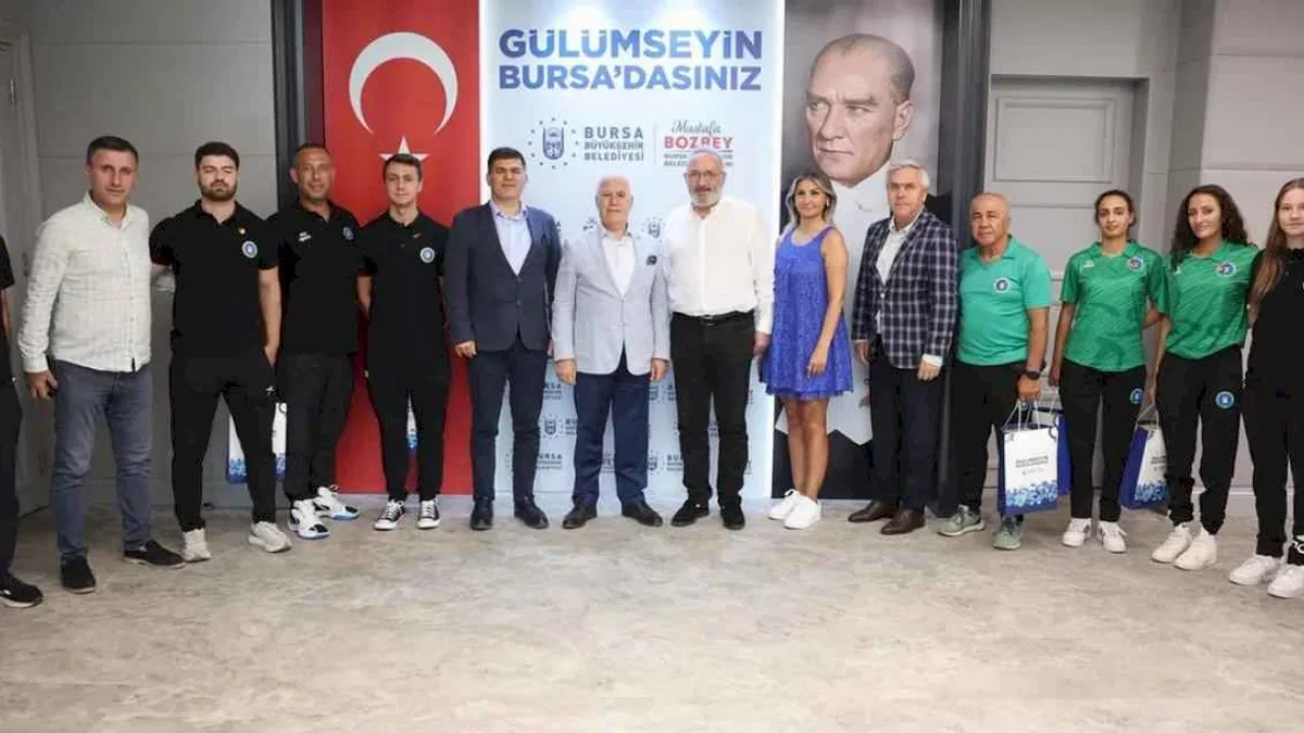 Bursa'nın gururu sporculardan Büyükşehir'e ziyaret