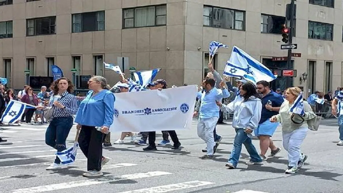 New York'ta İsrail Günü Yürüyüşü protesto edildi
