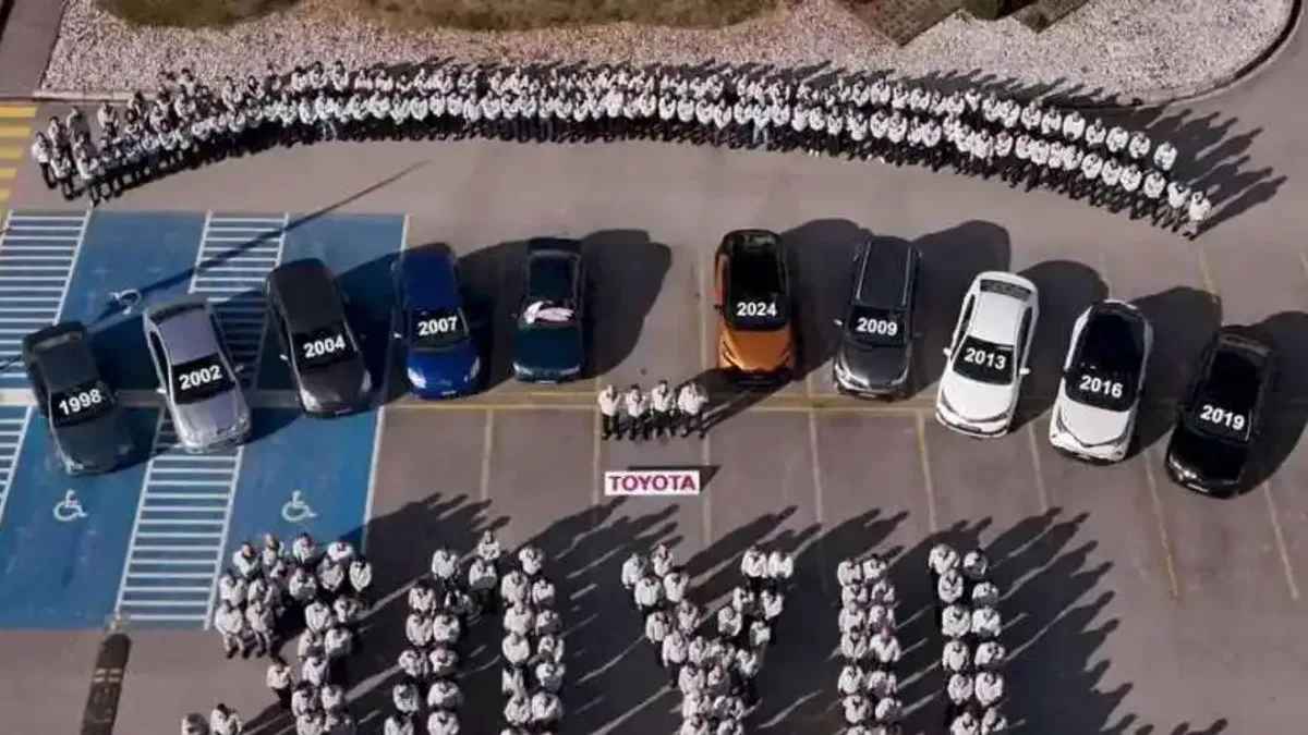30 yılda 3 milyon 700 bin adet otomobil üretti