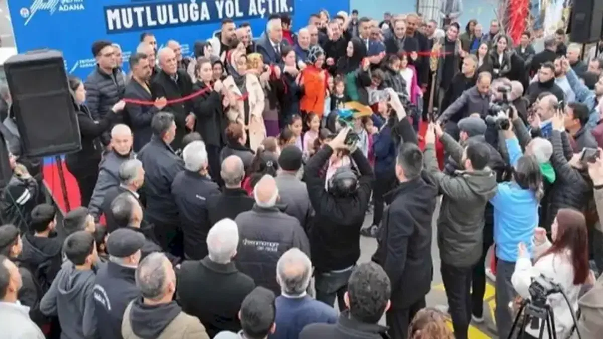 Adana'nın kırsal mahallelerine hizmet yağmuru