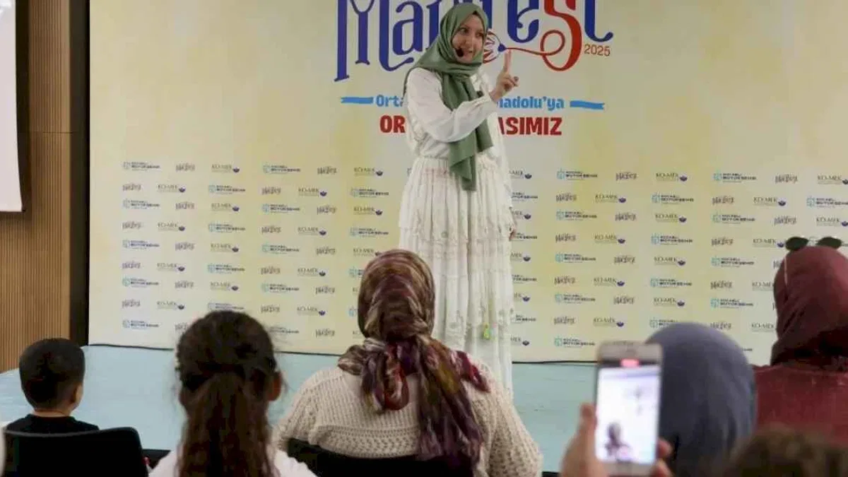 Kocaeli'de minik yürekler masallarla buluştu