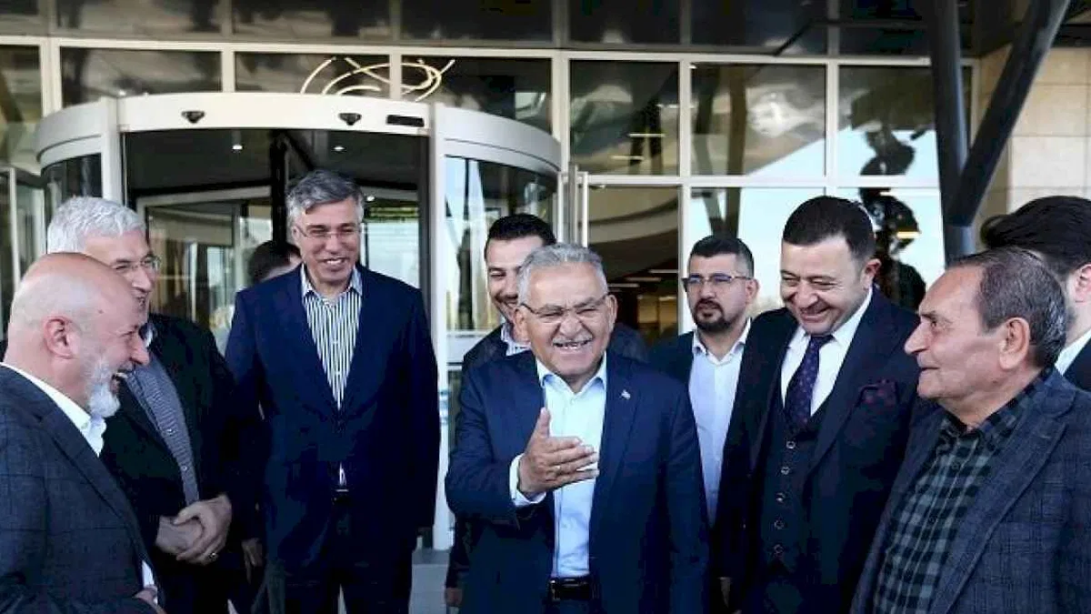 Başkan Büyükkılıç’tan iş insanlarına 'istikrar' vurgusu
