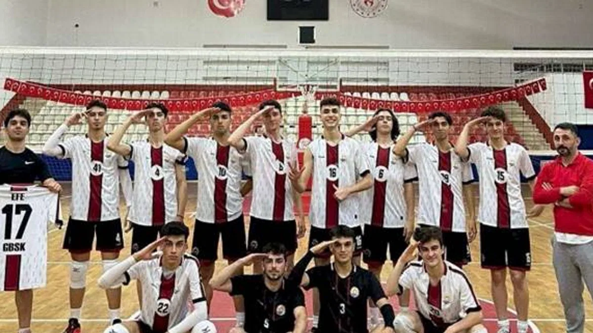 Gölcük Genç Erkekler voleybolda Kocaeli şampiyonu