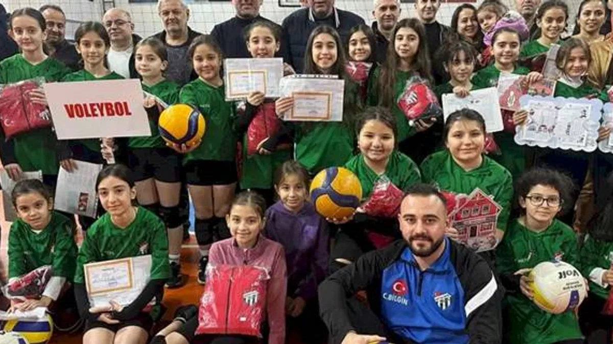 Artvinspor Kadın Voleybol Takımı 1 yaşında