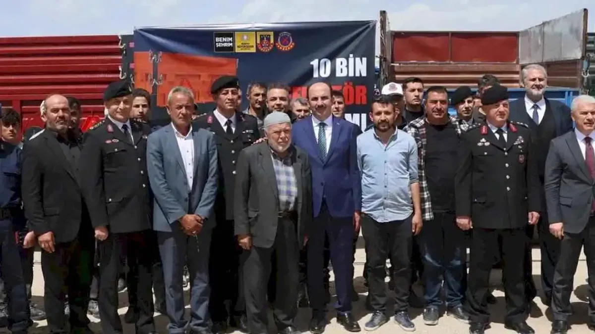 'Reflektör Tak, Görünür Ol' projesi ile çiftçilere 10 bin adet reflektör dağıtılacak