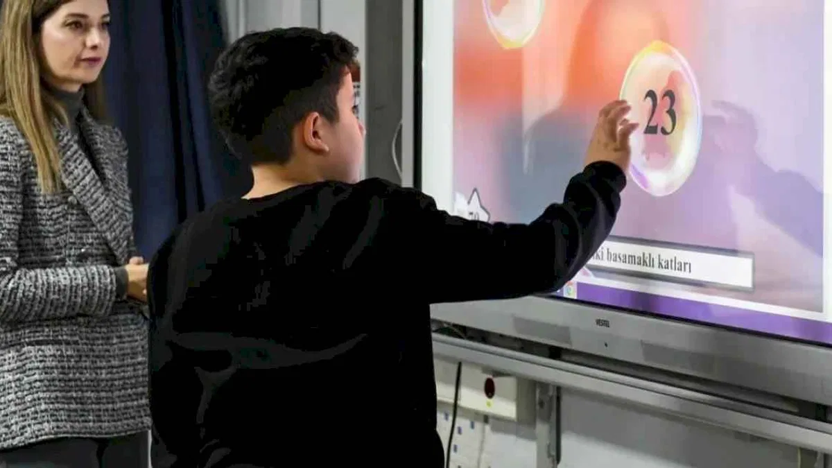 200 bin öğretmene 'dijital' yetkinlik!