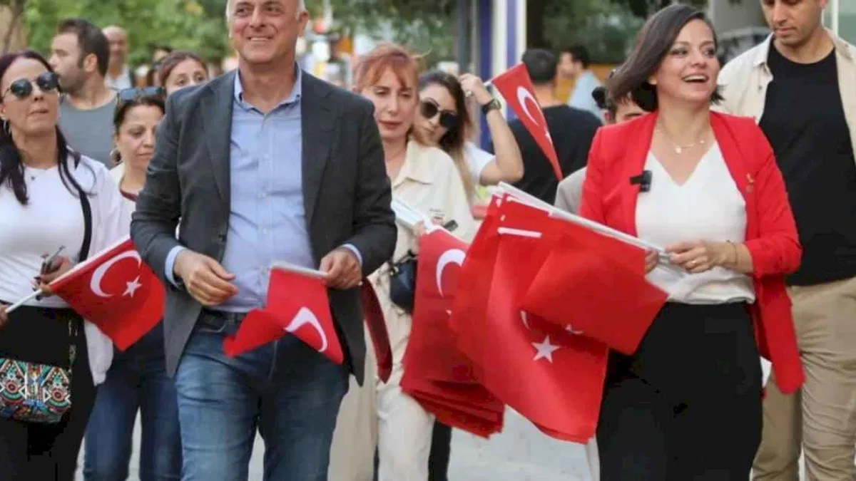 Karabağlar’da 19 Mayıs coşkusu yürüyüşle başladı