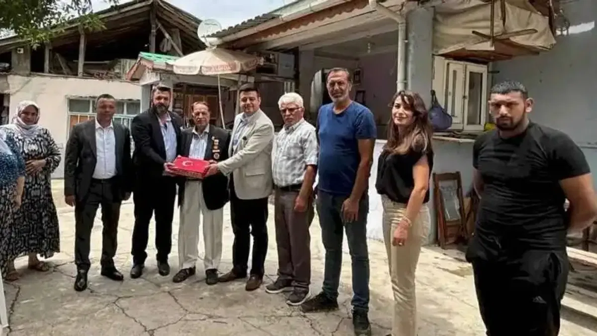İzmit Belediyesinden Kıbrıs Gazilerine anlam yüklü ziyaret