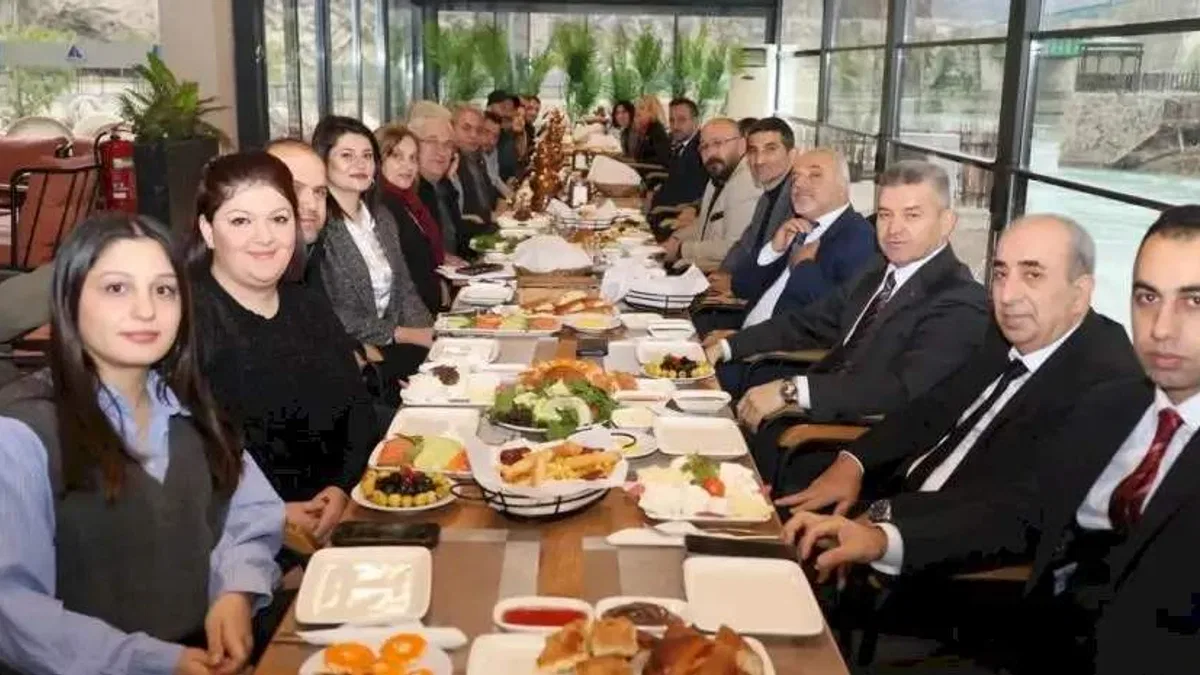 Artvin Valisi Turan Ergün gazetecilerle bir araya geldi
