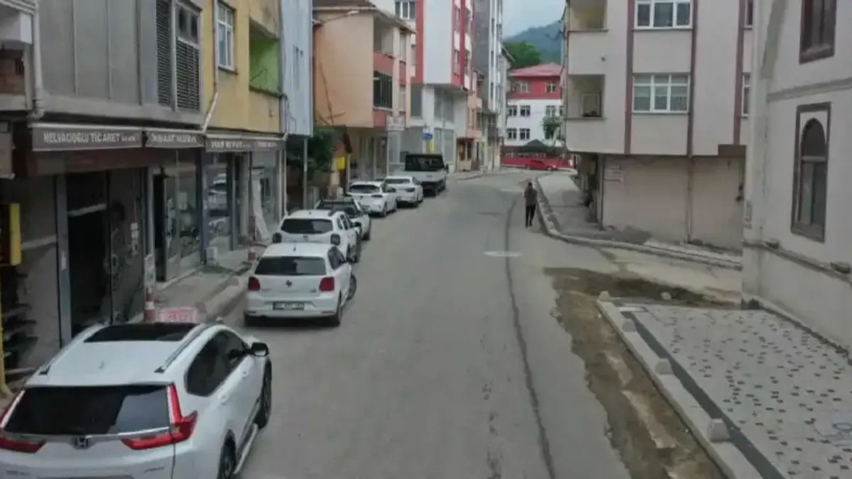Ordu Kumru Karacalı’da kaldırımlar yenileniyor