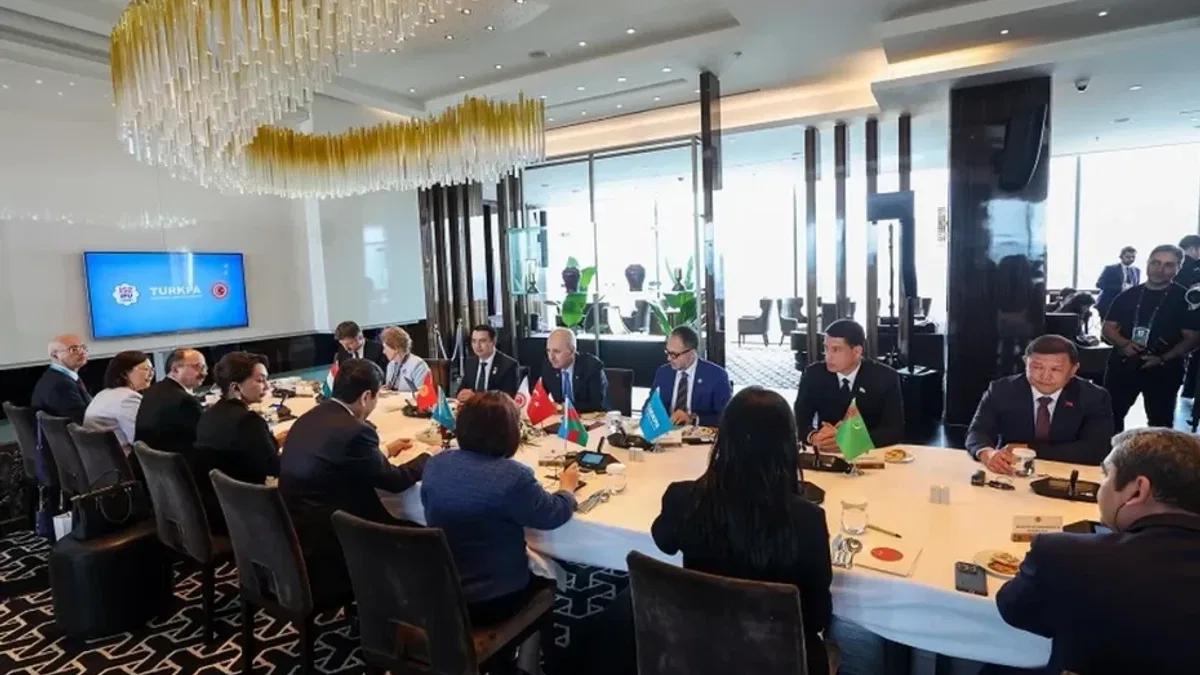 Numan Kurtulmuş, TÜRKPA üyesi mevkidaşlarıyla buluştu